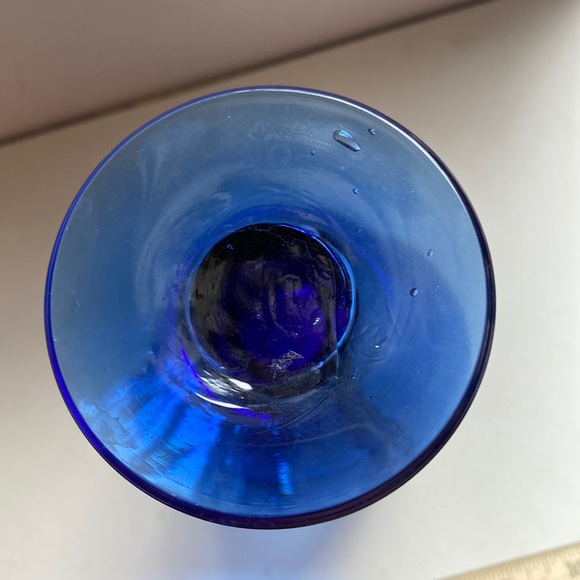 Set of 4 cobalt Blue footed drinking glasses - Picture 6 of 9